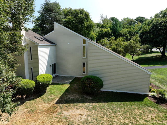 siding and roof replacement on bryn mawr home