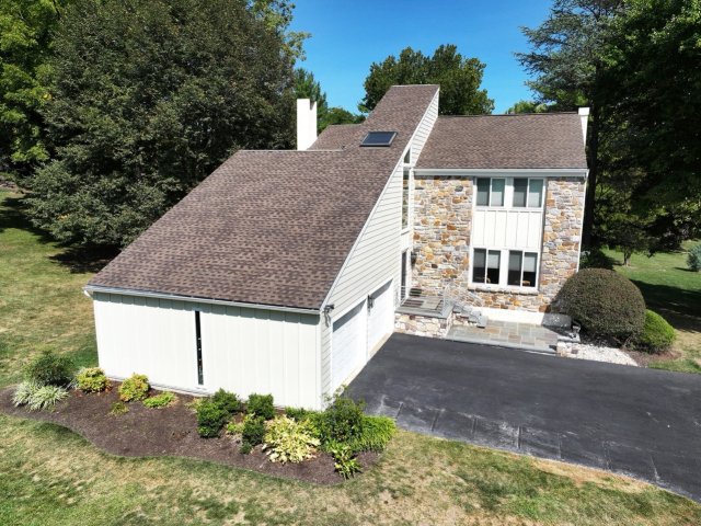 siding and roof replacement on bryn mawr home