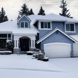 Winter Siding Replacement: What You Need to Know