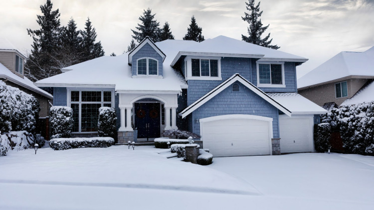 Winter Siding Replacement: What You Need to Know