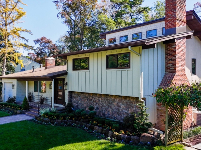 Angled view of James Hardie siding and Stonecraft stone on Medford NJ home