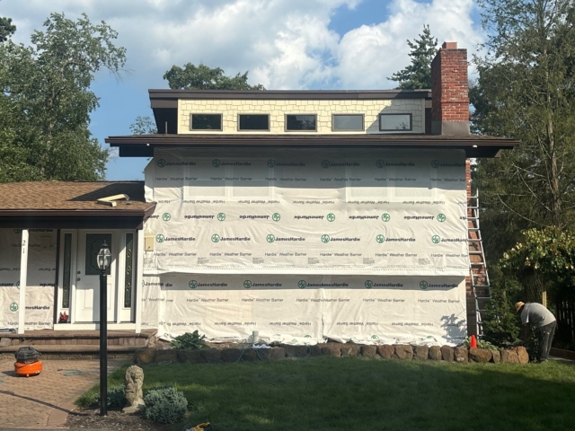 James Hardie staggered shake siding above weather barrier on Medford NJ home